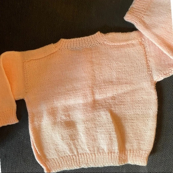 Pink hand knit sweater with dog buttons​ - Picture 9 of 14